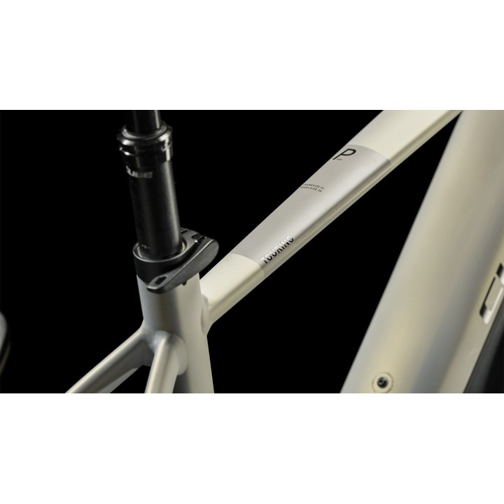 CUBE TOURING HYBRID PRO 625 PEARLYSILVER'N'BLACK 2023| Accessoires et équipeme...