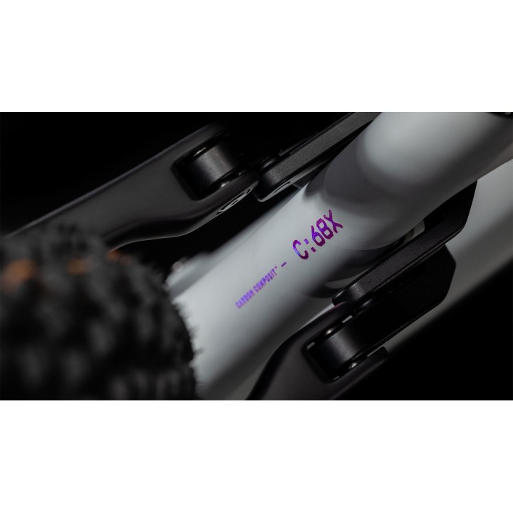 CUBE AMS HYBRID ONE44 C:68X TM 400X29 2025 | Accessoires et équipements pou...