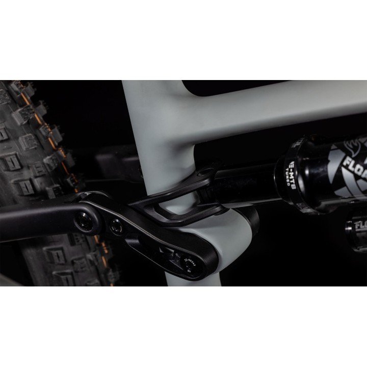 CUBE AMS HYBRID ONE44 C:68X TM 400X29 2025 | Accessoires et équipements pou...