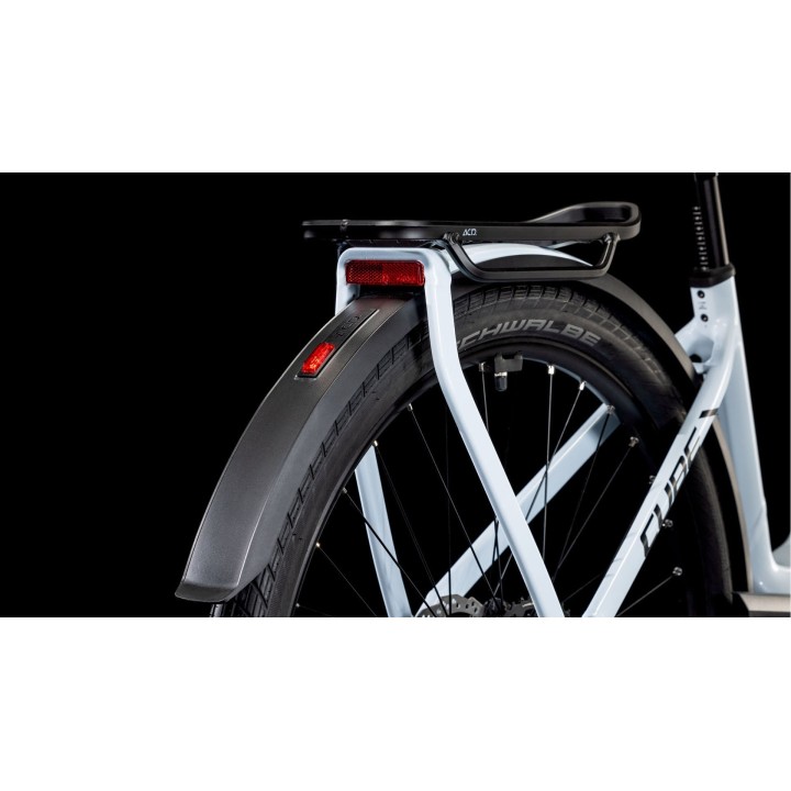 CUBE KATHMANDU HYBRID ONE 600 POLARWHITE'N'BLACK 2025| Accessoires et équipeme...