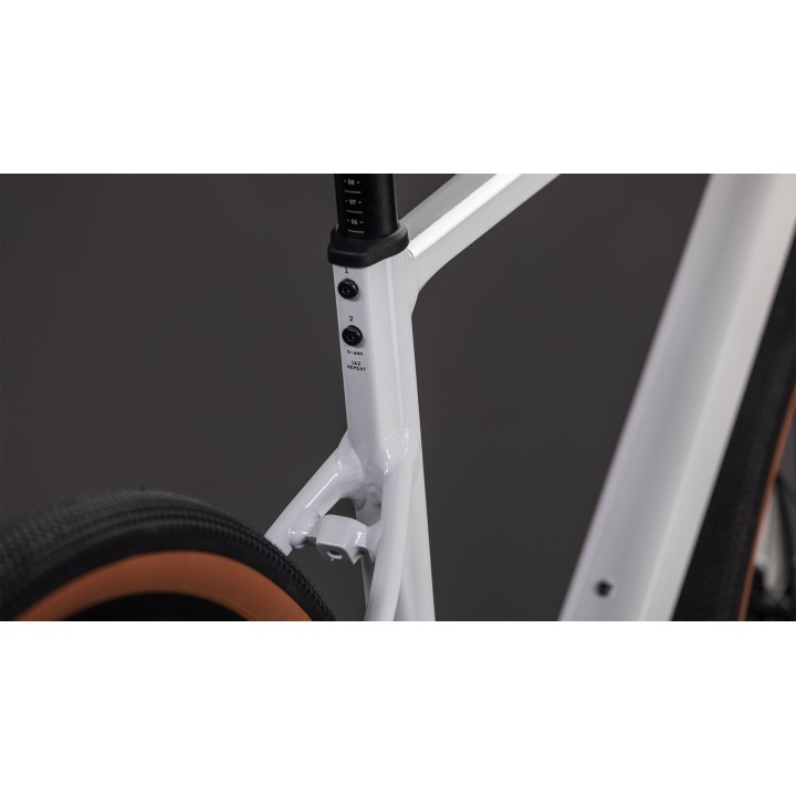 CUBE NUROAD EX NUROAD'N'GREY 2026 | Accessoires et équipements pour vélo