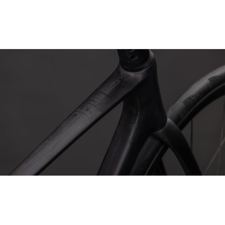 CUBE LITENING AIR C:68X SLT GOLDDUST'N'PRISM 2026| Accessoires et équipements pour vélo