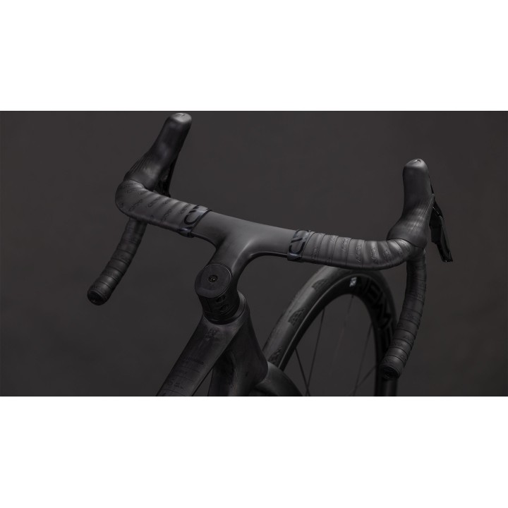 CUBE LITENING AIR C:68X SLT GOLDDUST'N'PRISM 2026| Accessoires et équipements pour vélo