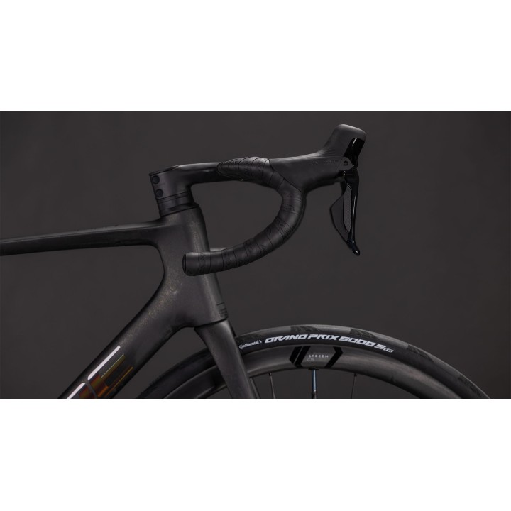 CUBE LITENING AIR C:68X SLT GOLDDUST'N'PRISM 2026| Accessoires et équipements pour vélo