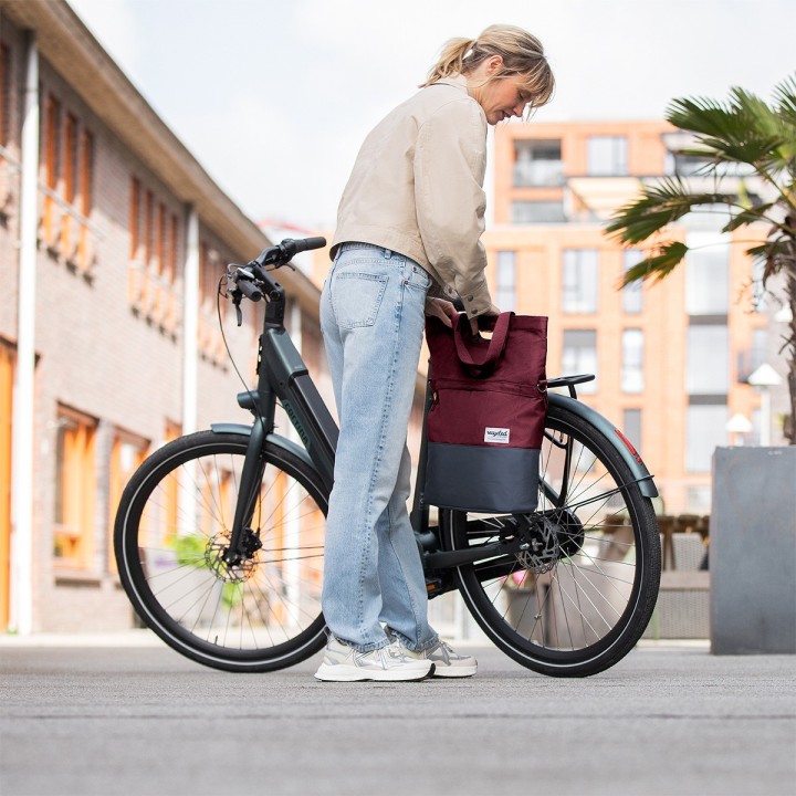 SACOCHE URBANPROOF ARRIERE ROUGE/BLEU| Accessoires et équip...
